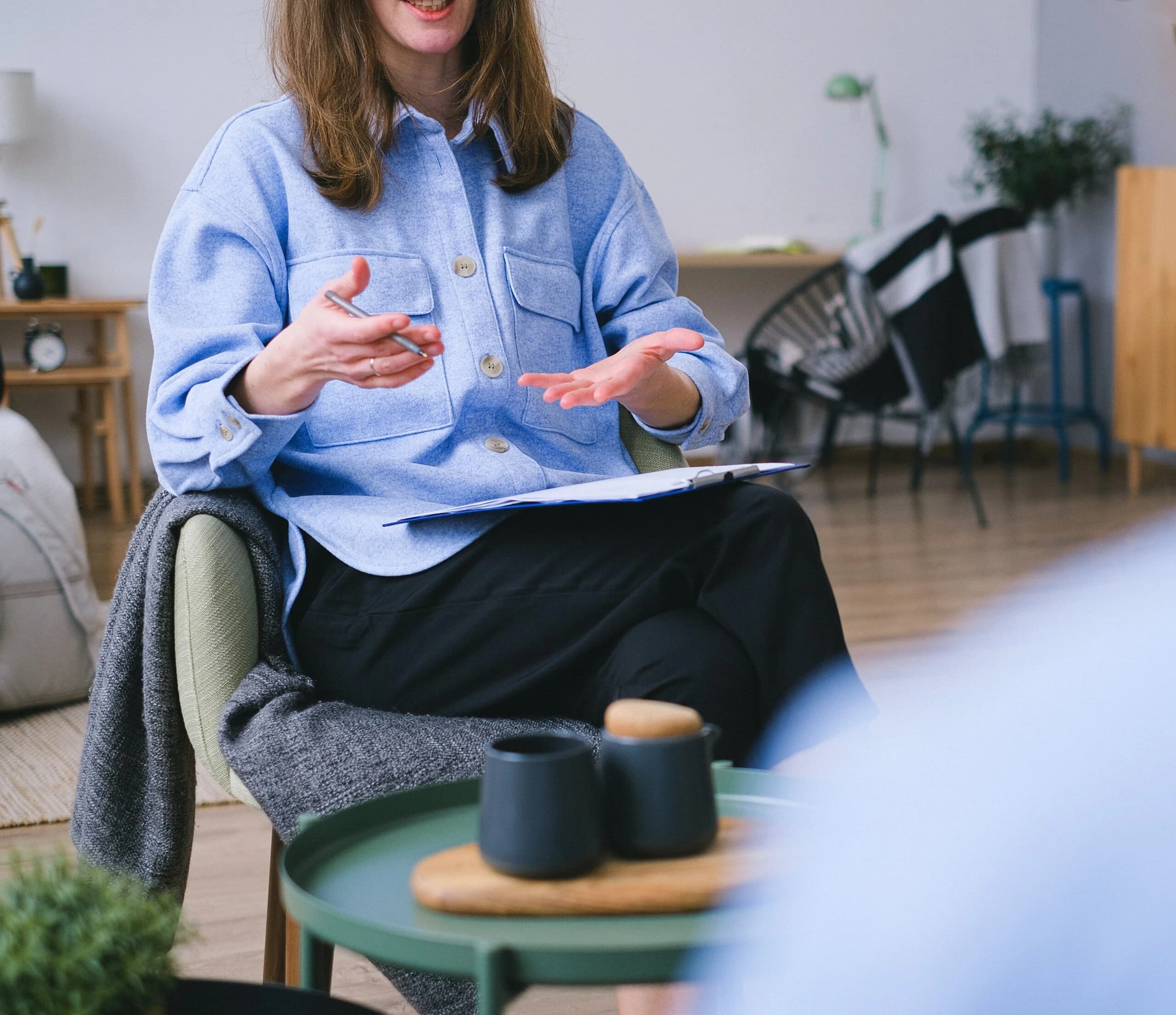 person getting therapy representing treatment for boderline personality disorder